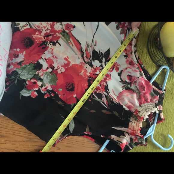 Asymmetrical top - Picture 6 of 6